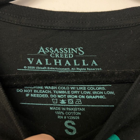 Assassins Creed T-Shirt - Picture 2 of 4